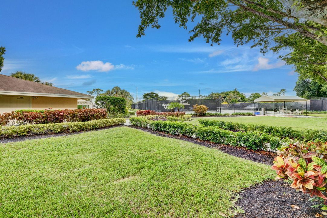 For Sale: $479,000 (2 beds, 2 baths, 1702 Square Feet)