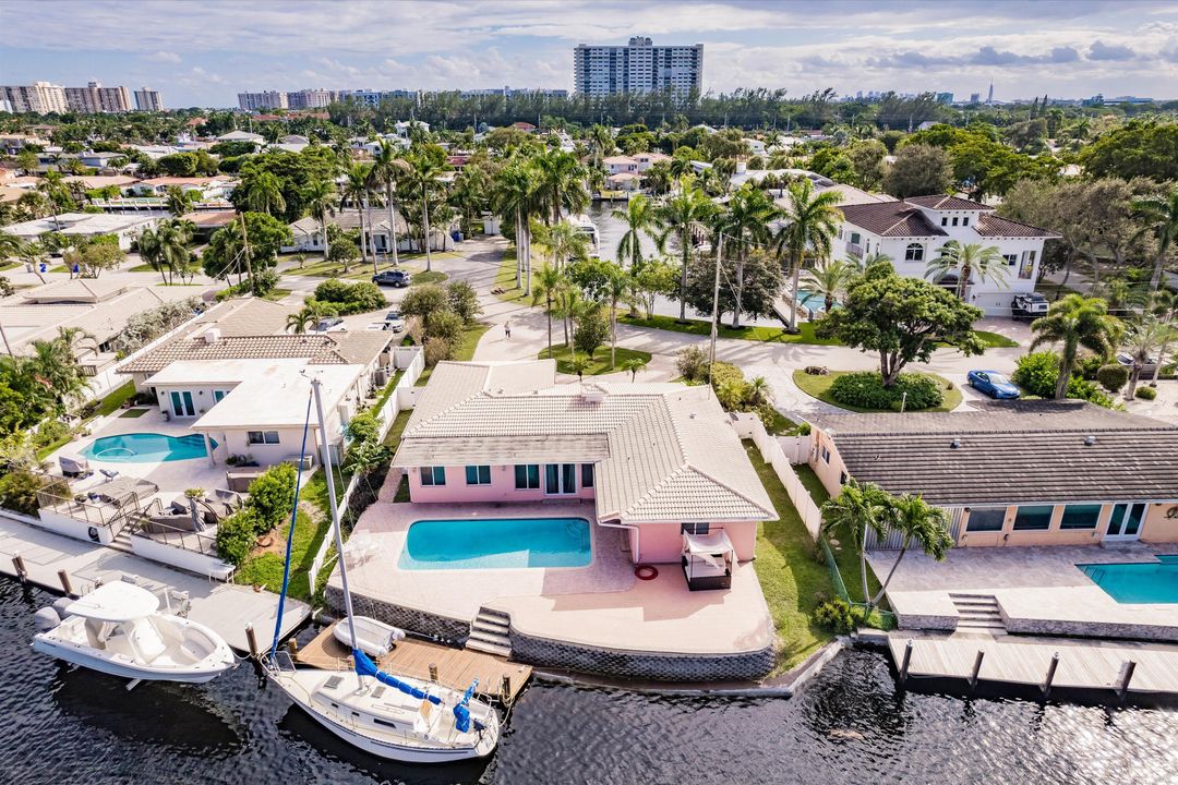 For Sale: $1,485,900 (3 beds, 2 baths, 2121 Square Feet)