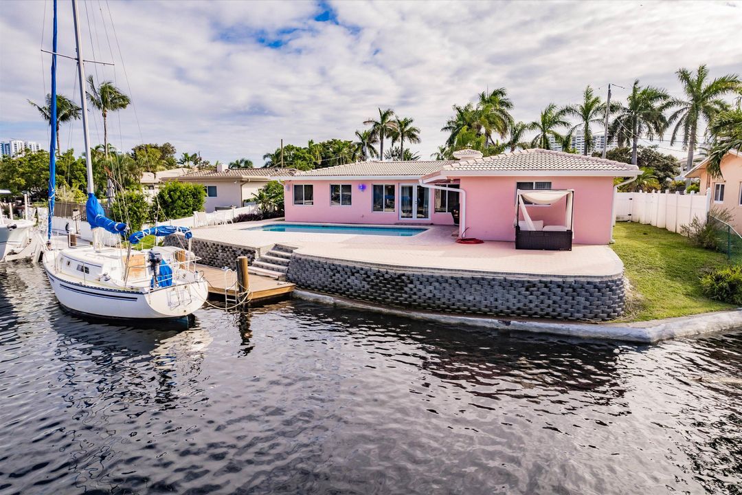 For Sale: $1,485,900 (3 beds, 2 baths, 2121 Square Feet)