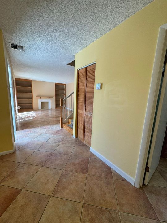 For Rent: $2,200 (2 beds, 2 baths, 1232 Square Feet)