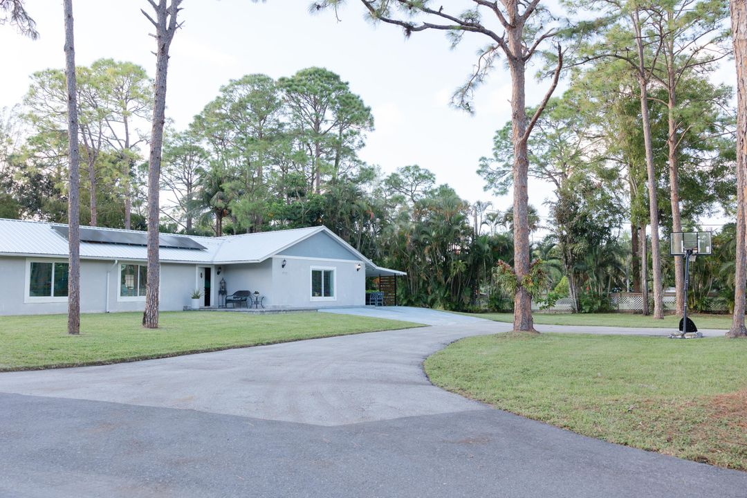 For Sale: $670,000 (4 beds, 2 baths, 2081 Square Feet)