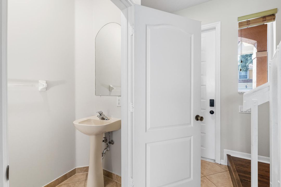 For Sale: $395,000 (2 beds, 2 baths, 1448 Square Feet)