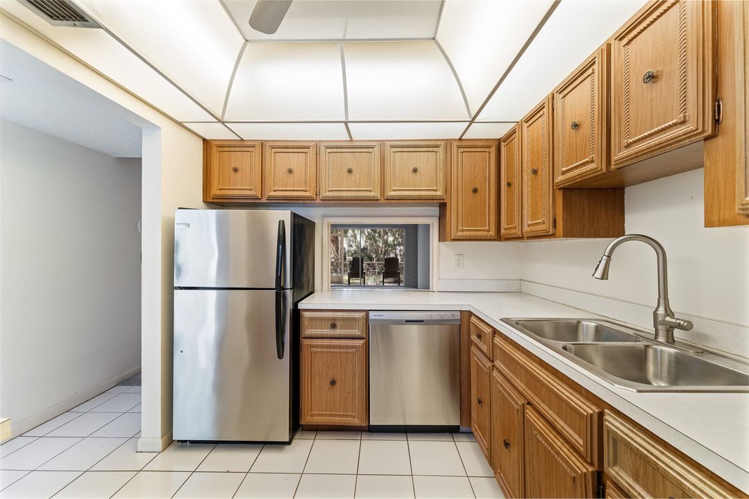 For Sale: $205,000 (2 beds, 2 baths, 1032 Square Feet)