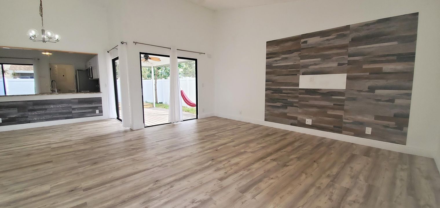 En Venta: $350,000 (3 camas, 2 baños, 1314 Pies cuadrados)