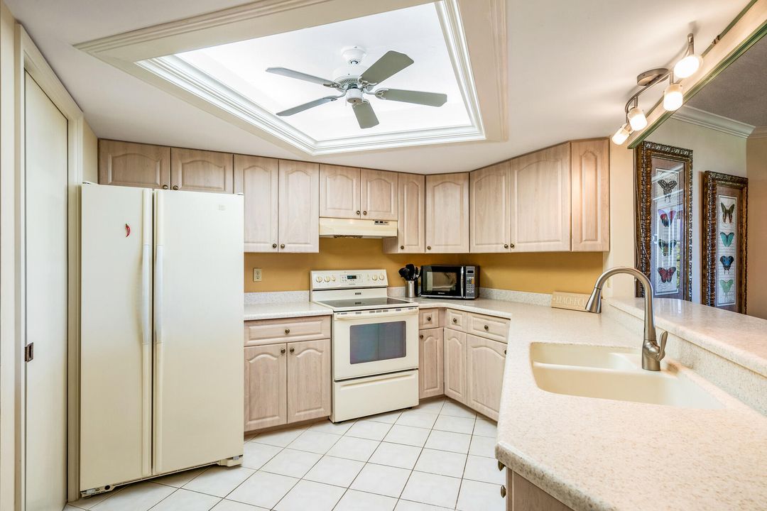 For Sale: $490,000 (2 beds, 2 baths, 1880 Square Feet)