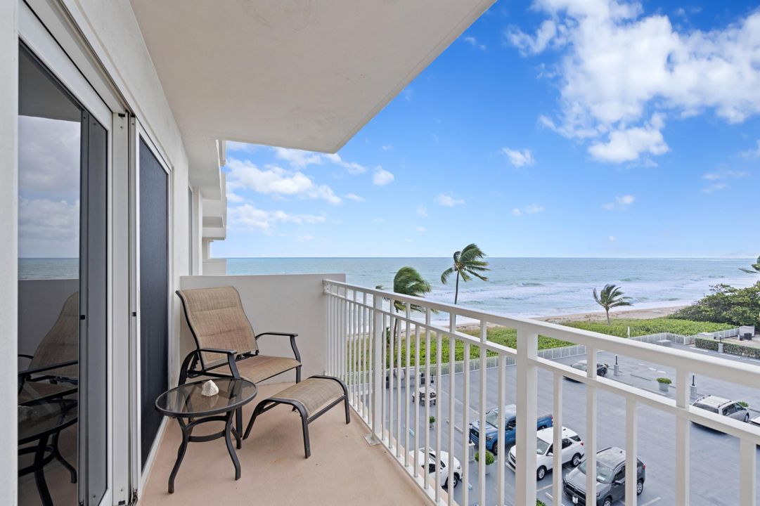 For Sale: $724,900 (2 beds, 2 baths, 1050 Square Feet)