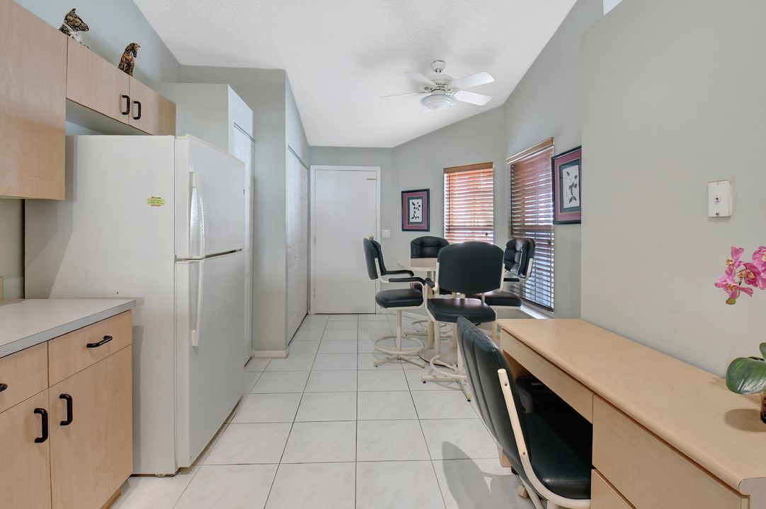 For Sale: $359,000 (2 beds, 2 baths, 1378 Square Feet)