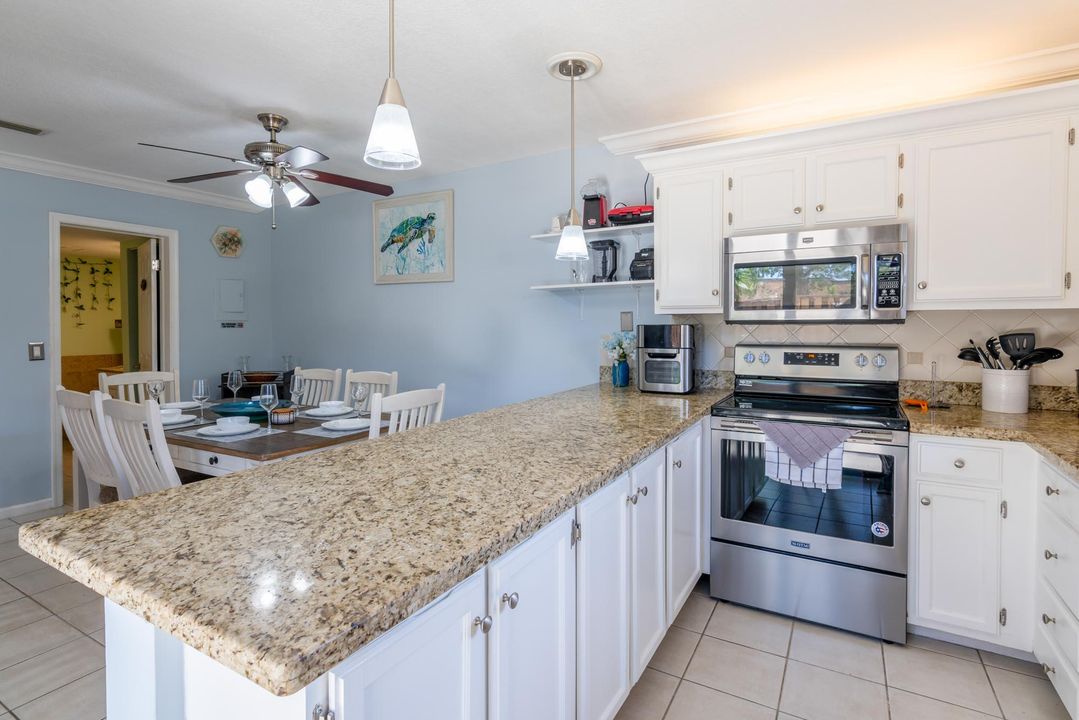 For Sale: $395,000 (2 beds, 2 baths, 1320 Square Feet)