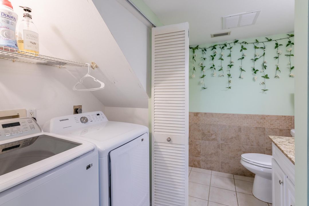 For Sale: $395,000 (2 beds, 2 baths, 1320 Square Feet)