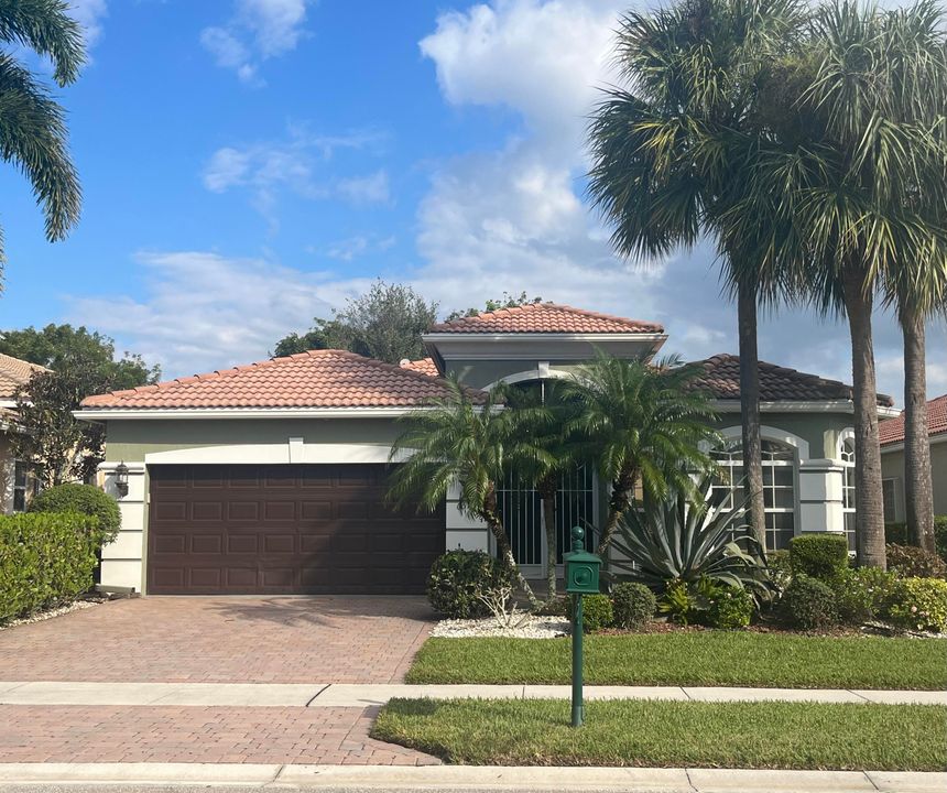 For Sale: $529,900 (3 beds, 2 baths, 2061 Square Feet)