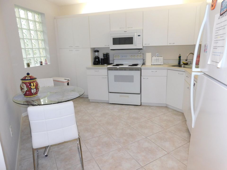 For Sale: $259,000 (3 beds, 2 baths, 1374 Square Feet)