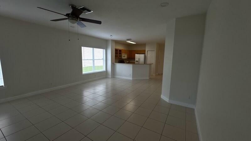 For Rent: $2,700 (3 beds, 2 baths, 1410 Square Feet)