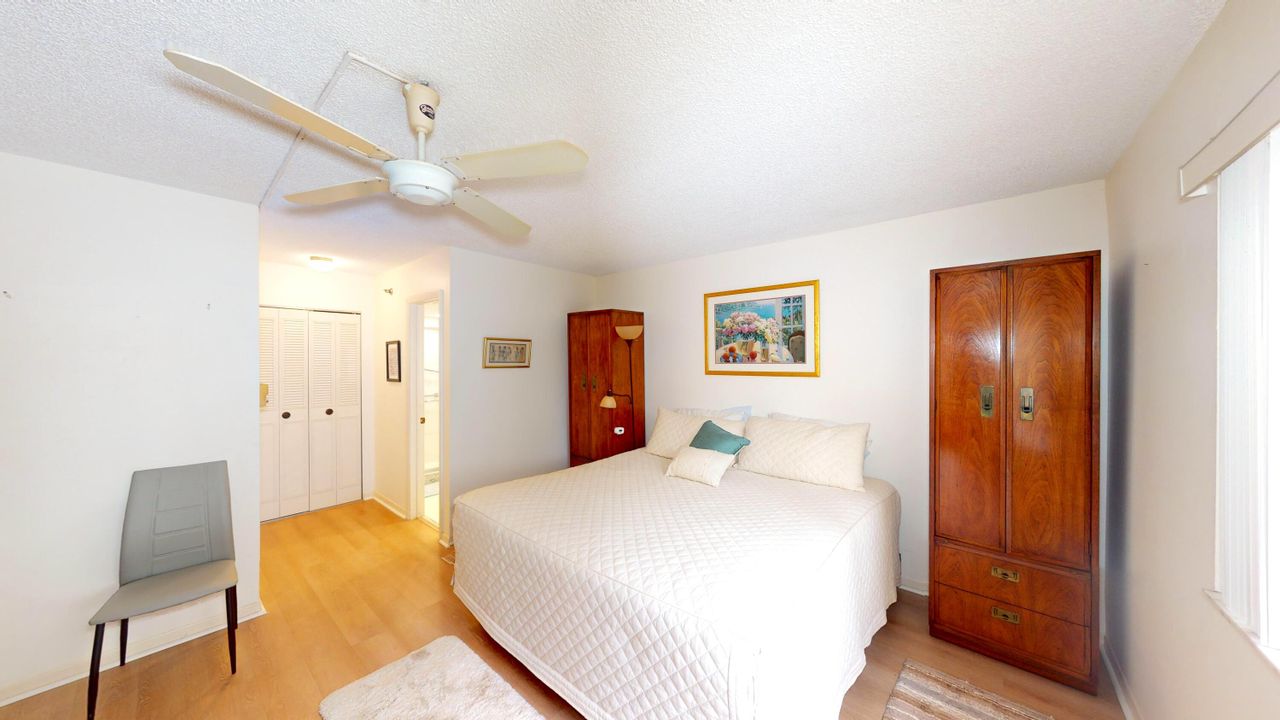 For Sale: $169,500 (2 beds, 2 baths, 1200 Square Feet)