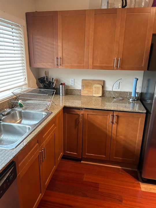 For Rent: $3,500 (2 beds, 2 baths, 1009 Square Feet)