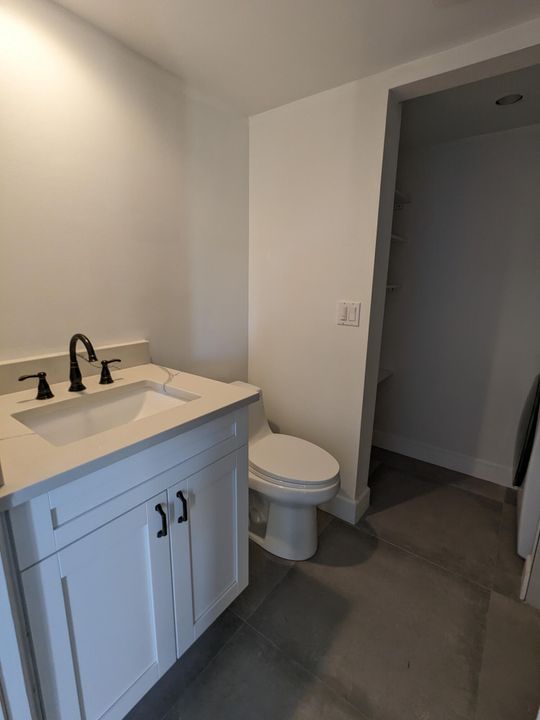 For Rent: $2,300 (2 beds, 2 baths, 1232 Square Feet)