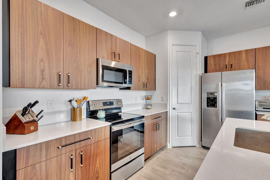 For Sale: $454,900 (3 beds, 2 baths, 1746 Square Feet)