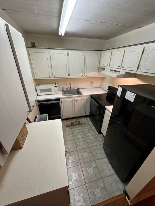 For Sale: $140,000 (2 beds, 1 baths, 865 Square Feet)