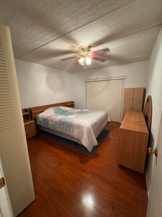 For Sale: $140,000 (2 beds, 1 baths, 865 Square Feet)