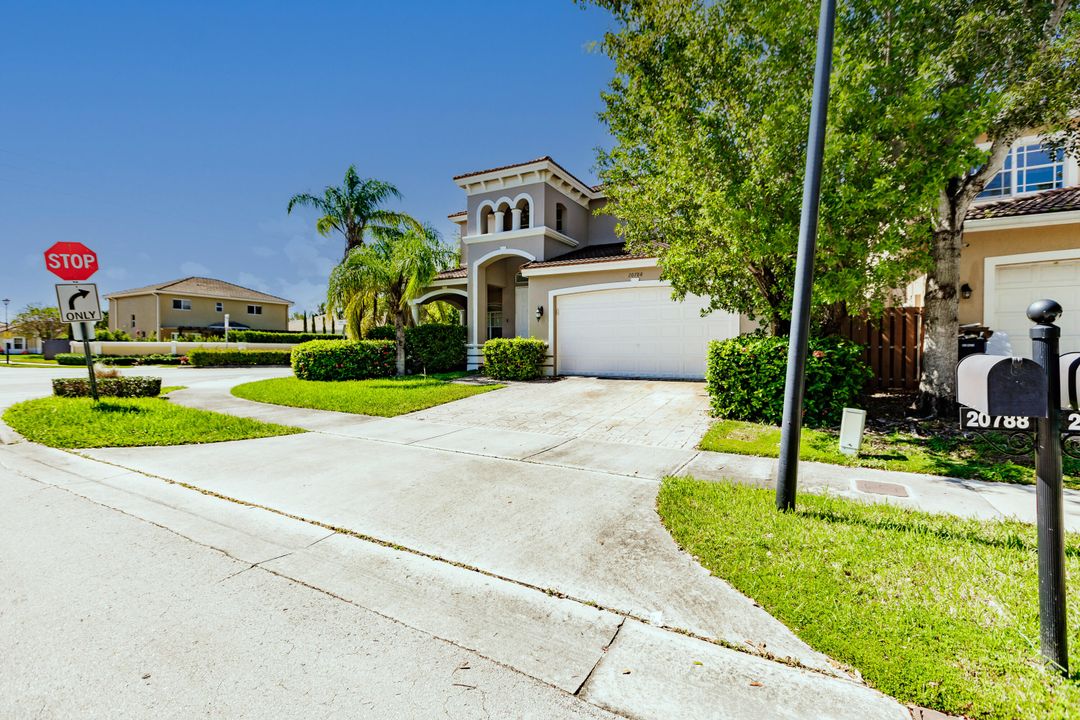 For Sale: $678,000 (3 beds, 2 baths, 2126 Square Feet)