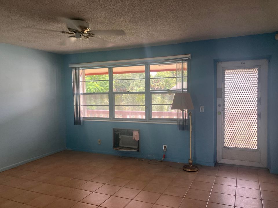 For Sale: $87,500 (1 beds, 1 baths, 570 Square Feet)