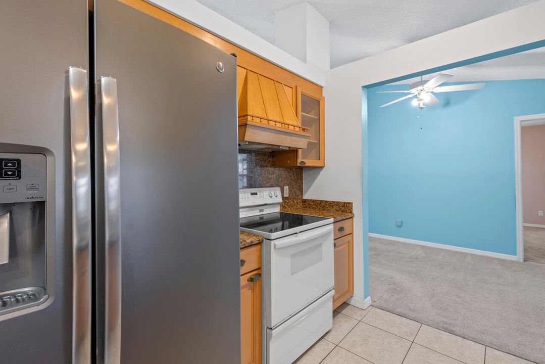 For Sale: $349,000 (3 beds, 2 baths, 1392 Square Feet)