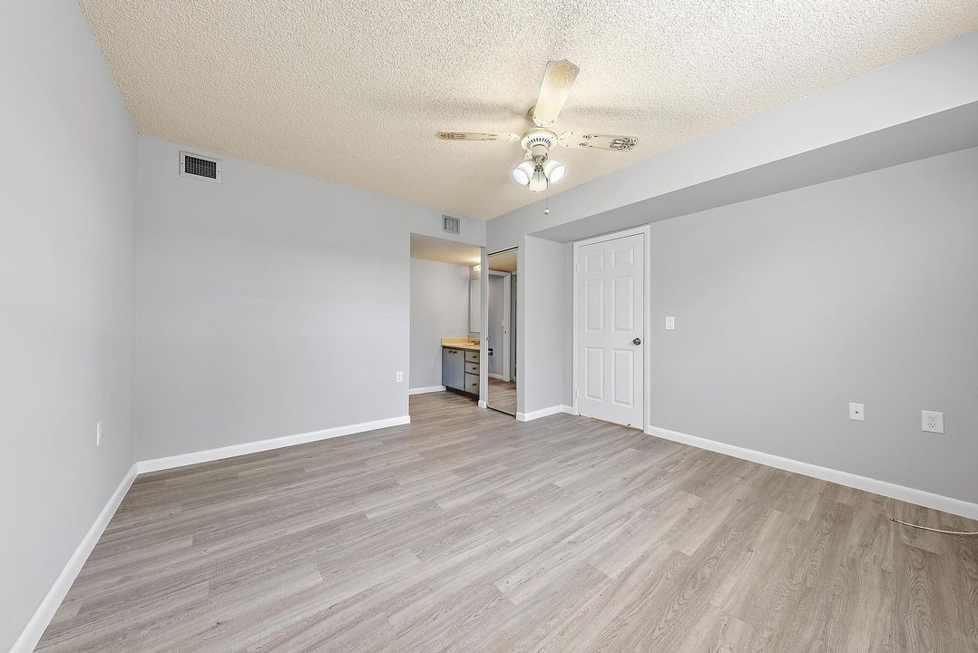 For Sale: $242,000 (2 beds, 2 baths, 1442 Square Feet)