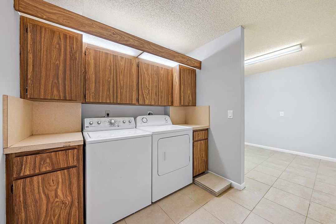 For Sale: $242,000 (2 beds, 2 baths, 1442 Square Feet)