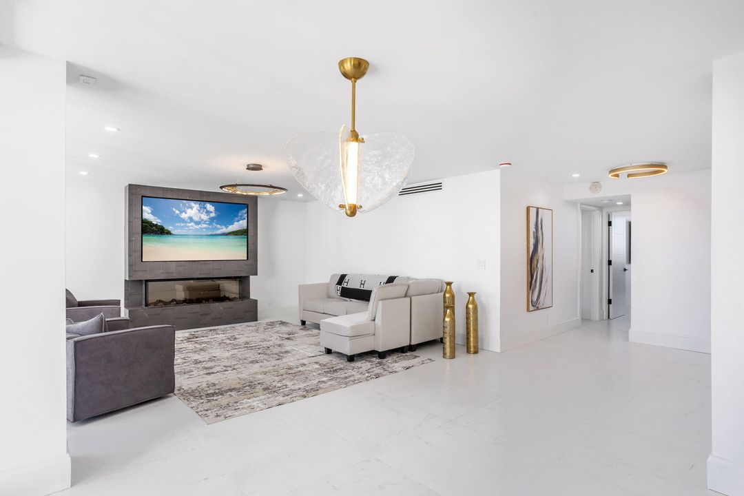 For Sale: $1,548,765 (2 beds, 2 baths, 1236 Square Feet)