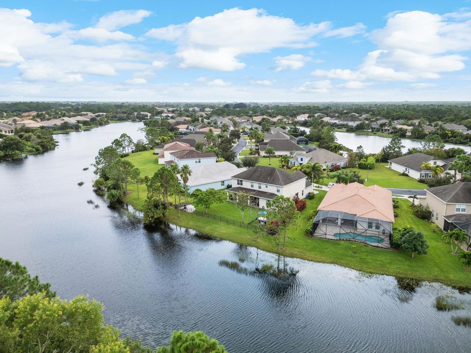 For Sale: $925,000 (4 beds, 3 baths, 2469 Square Feet)