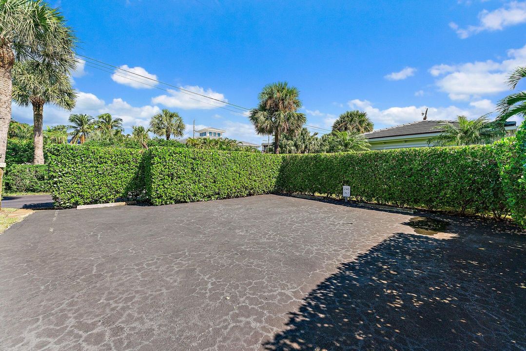 For Sale: $4,450,000 (4 beds, 2 baths, 2275 Square Feet)