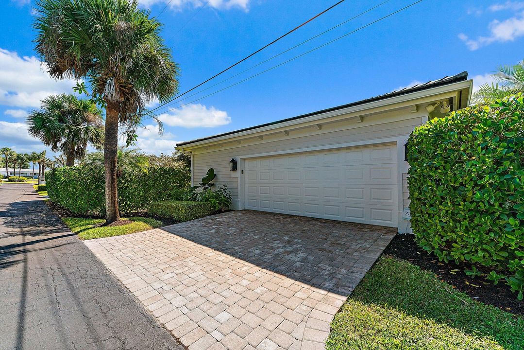 For Sale: $4,450,000 (4 beds, 2 baths, 2275 Square Feet)