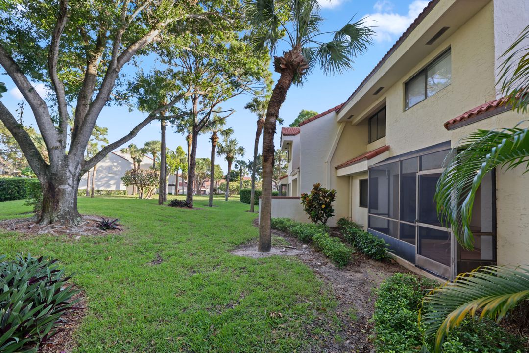 For Sale: $475,000 (2 beds, 2 baths, 1261 Square Feet)