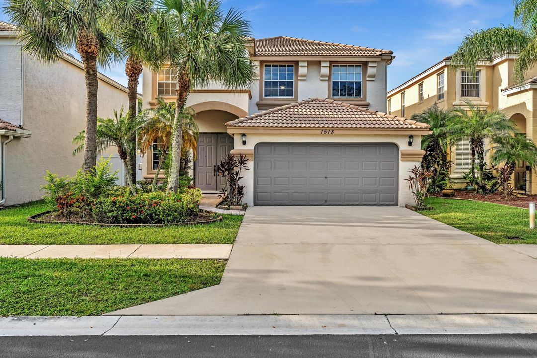 For Sale: $625,900 (4 beds, 2 baths, 2424 Square Feet)