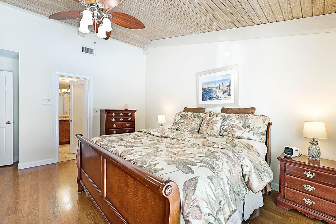 For Sale: $800,000 (3 beds, 2 baths, 1933 Square Feet)