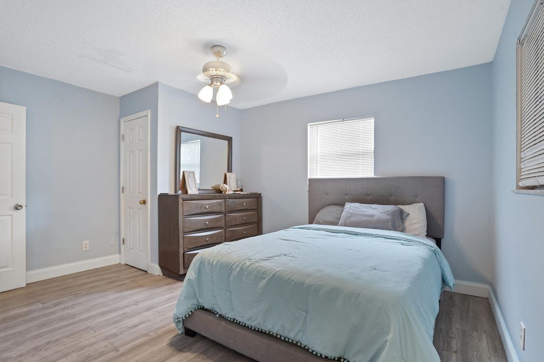 For Sale: $349,900 (2 beds, 2 baths, 1478 Square Feet)