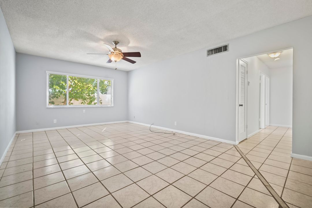 For Sale: $208,999 (2 beds, 2 baths, 1100 Square Feet)