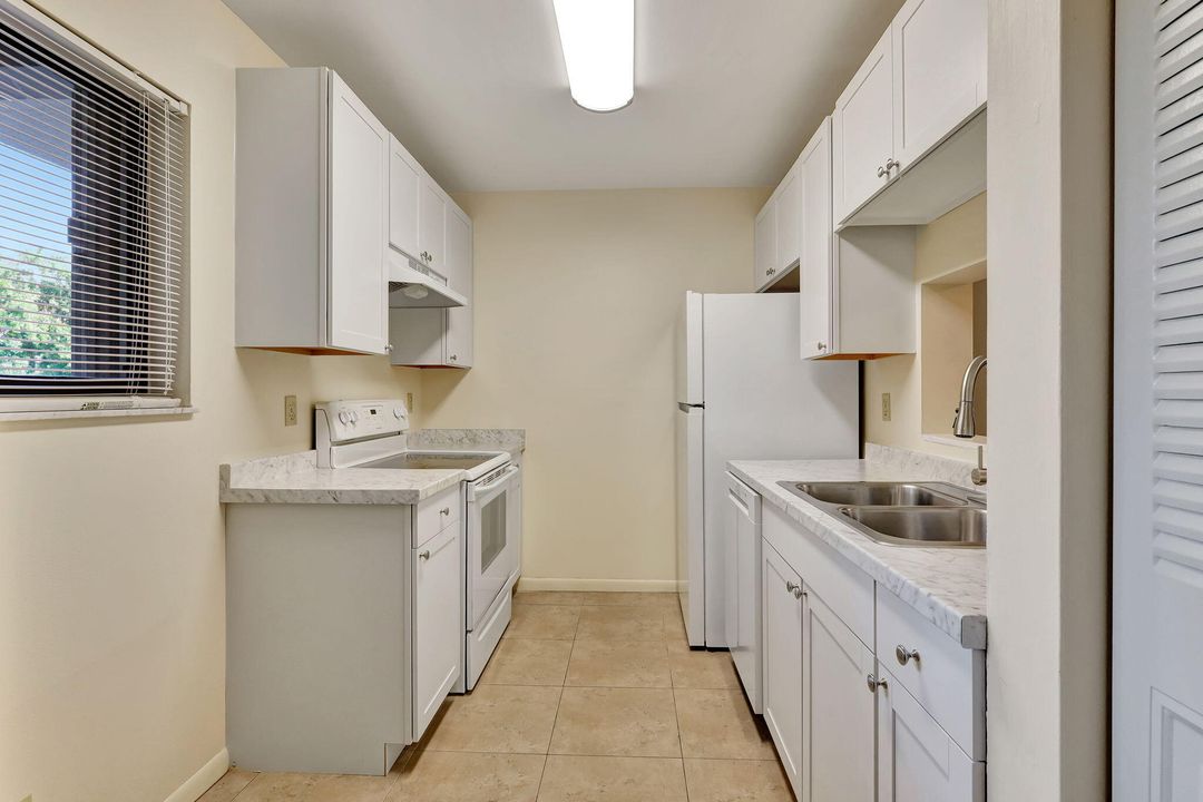 For Rent: $2,500 (2 beds, 2 baths, 1018 Square Feet)