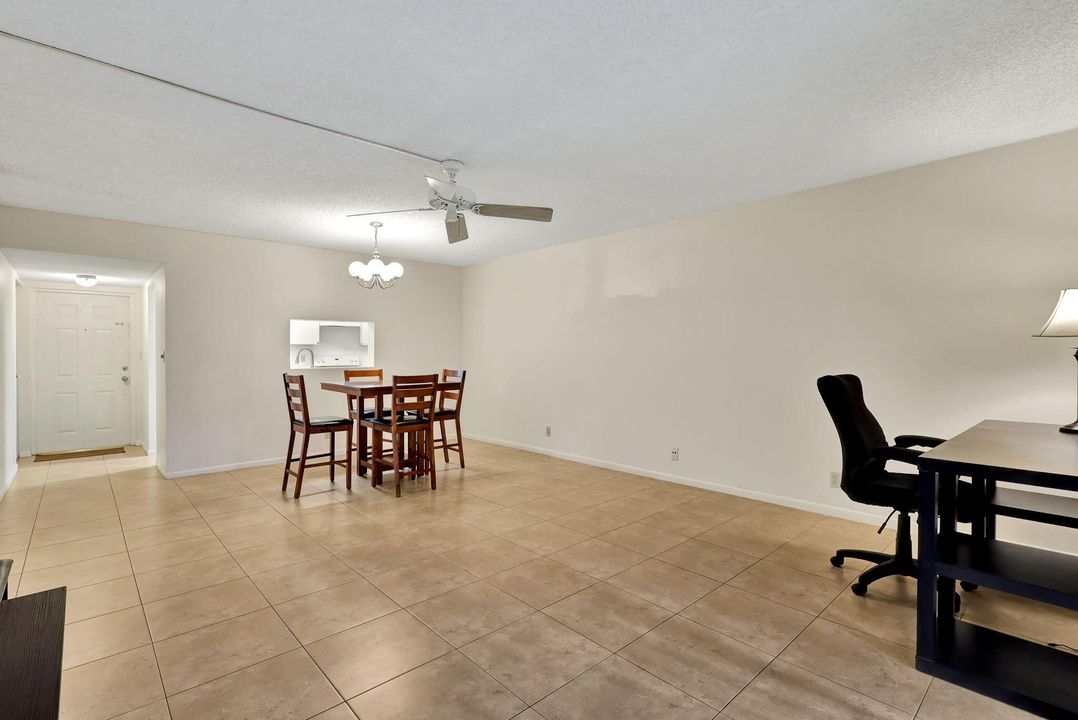 For Rent: $2,500 (2 beds, 2 baths, 1018 Square Feet)