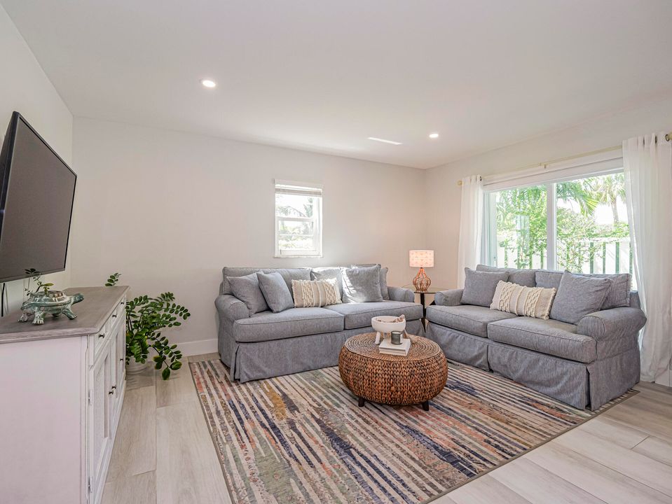 For Sale: $750,000 (2 beds, 2 baths, 1460 Square Feet)