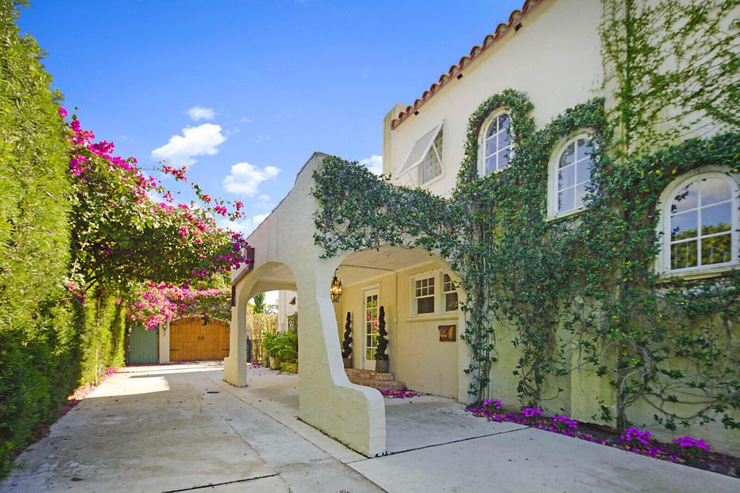 For Sale: $3,299,000 (3 beds, 2 baths, 2950 Square Feet)