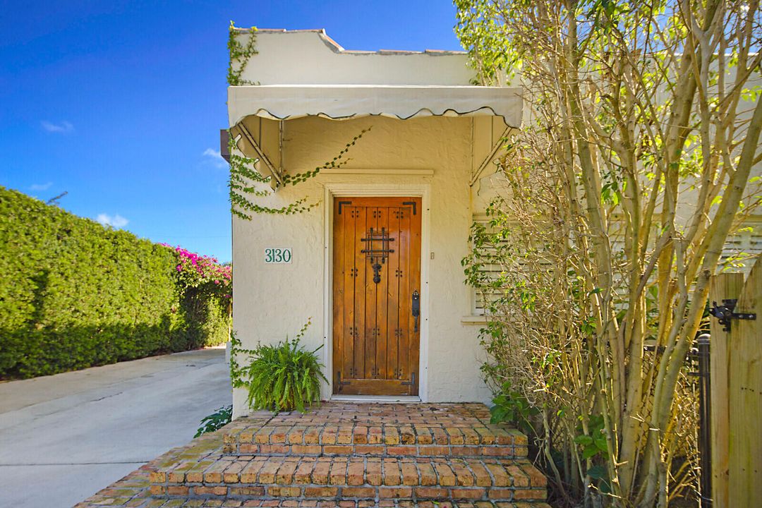 For Sale: $3,299,000 (3 beds, 2 baths, 2950 Square Feet)