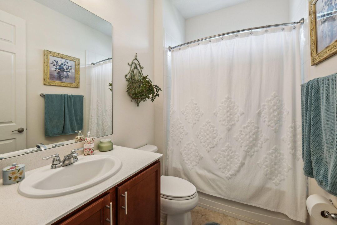 For Sale: $439,900 (2 beds, 2 baths, 2012 Square Feet)