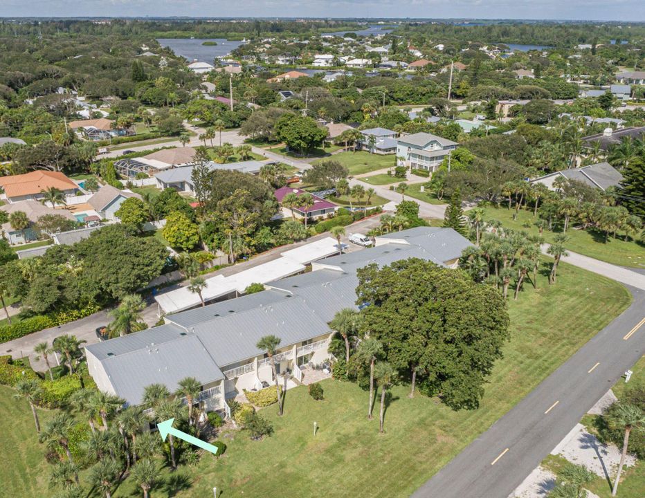 For Sale: $750,000 (2 beds, 2 baths, 1460 Square Feet)