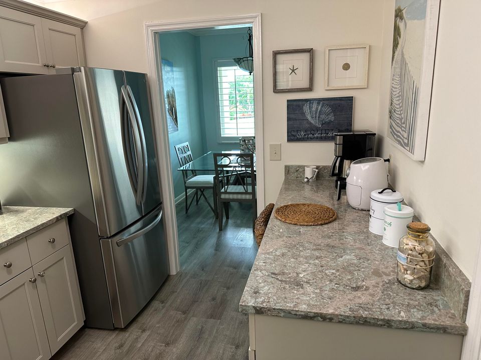 For Sale: $324,900 (1 beds, 1 baths, 1130 Square Feet)