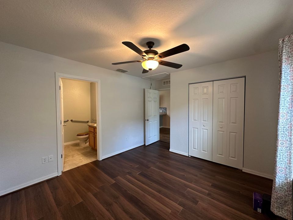 For Sale: $249,500 (3 beds, 2 baths, 1014 Square Feet)