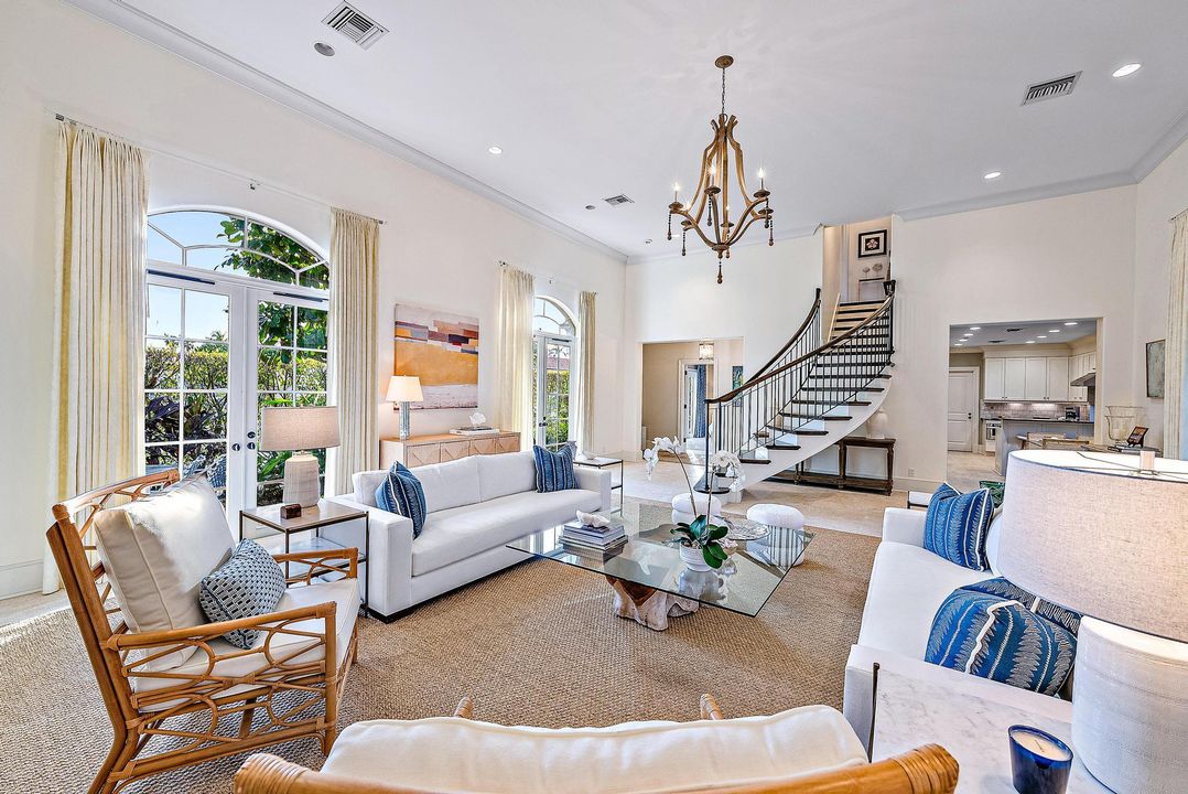 出租: $39,500 (3 贝兹, 3 浴室, 2311 平方英尺)