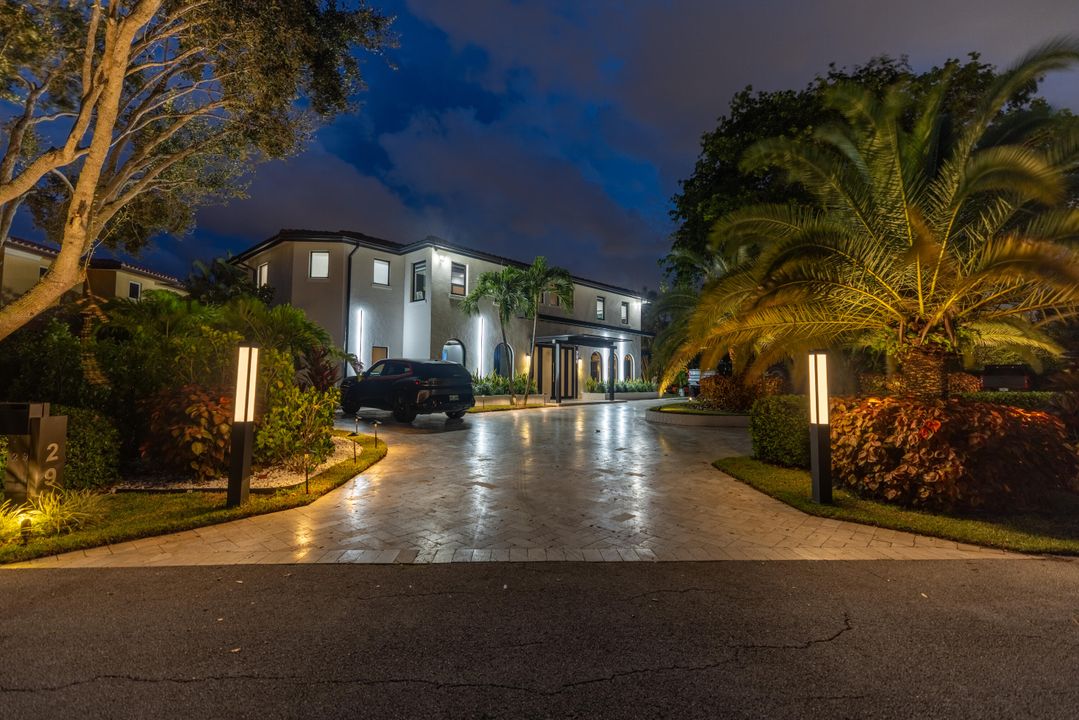 For Sale: $5,500,000 (4 beds, 5 baths, 3965 Square Feet)