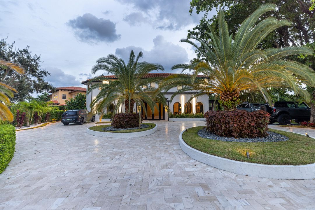 For Sale: $5,500,000 (4 beds, 5 baths, 3965 Square Feet)