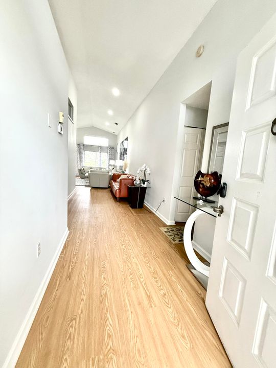 For Sale: $525,000 (2 beds, 2 baths, 1704 Square Feet)