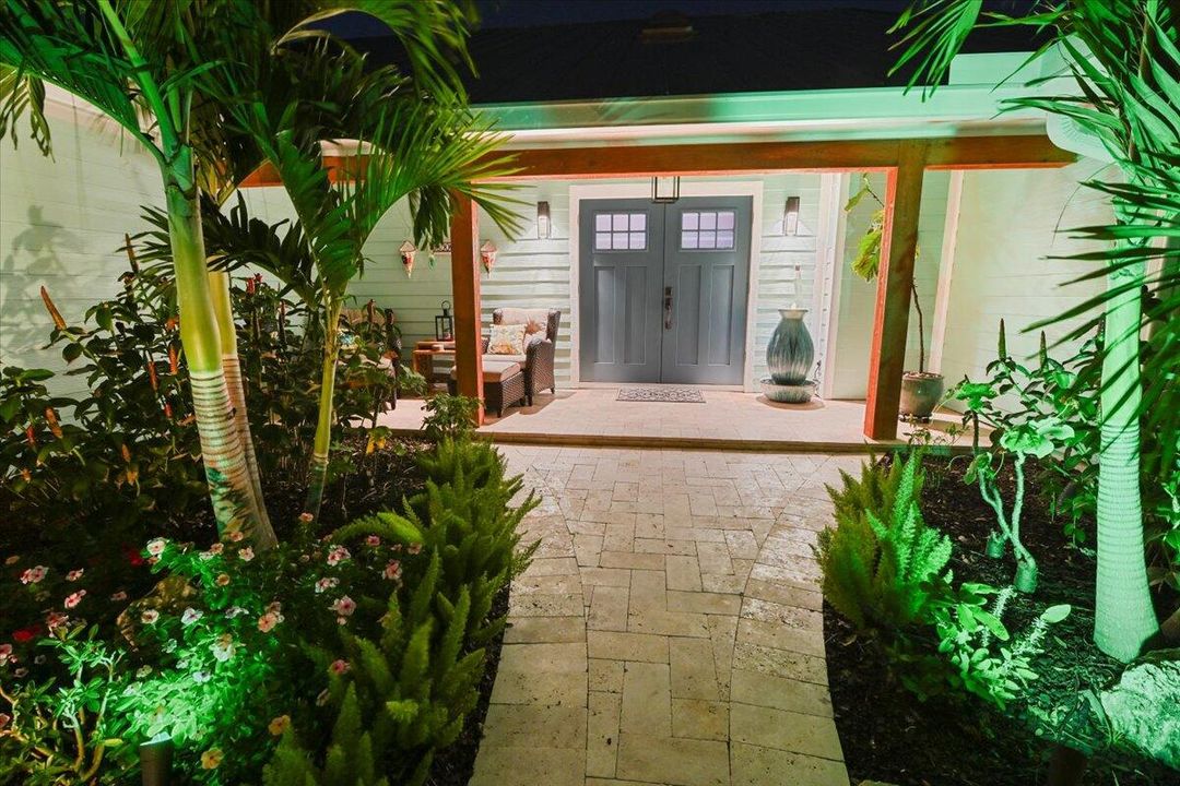 En Venta: $849,900 (3 camas, 3 baños, 2377 Pies cuadrados)